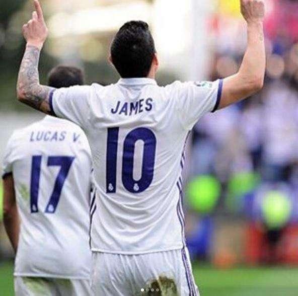 VÍDEO - Así se recupera James de su lesión sobre el césped 