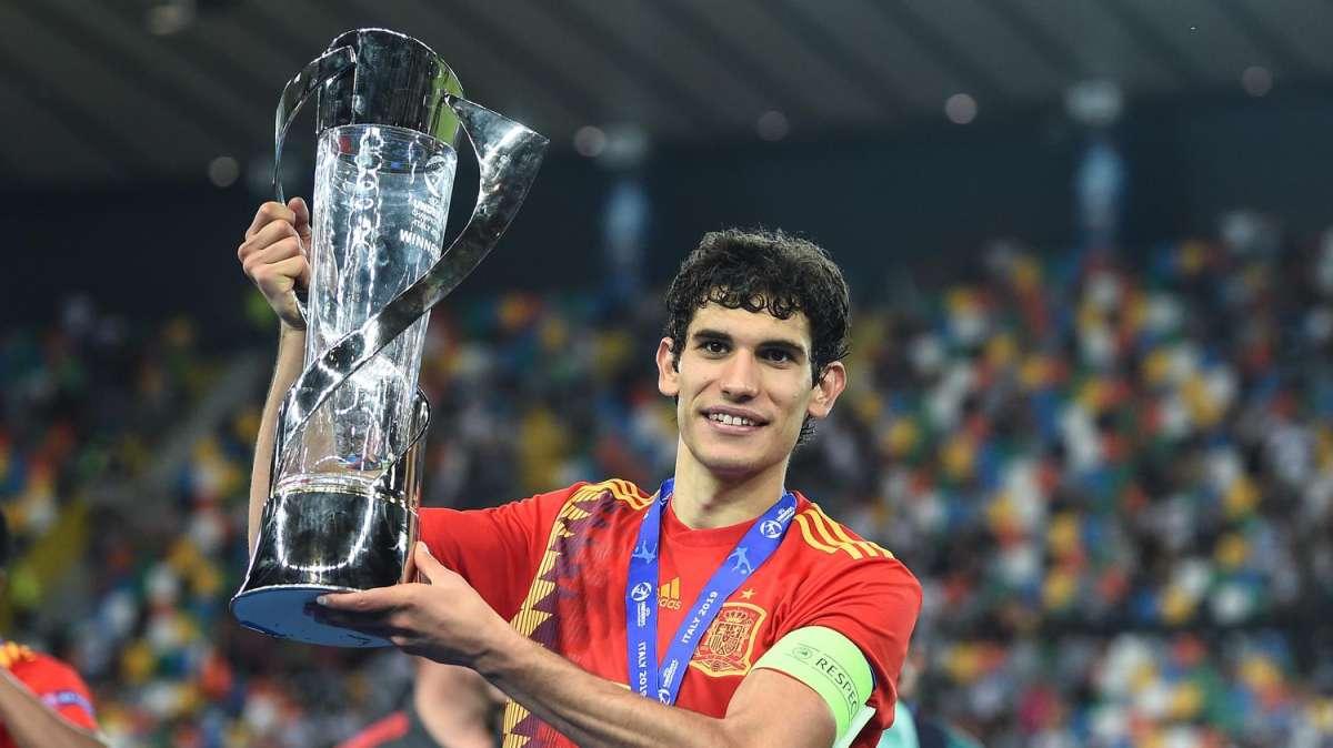 Fichajes, el Granada quiere prolongar la cesión de Vallejo y el Madrid prefiere una venta
