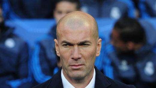 Brotons: "Zidane es un alineador, no un entrenador. Y tiene bula"
