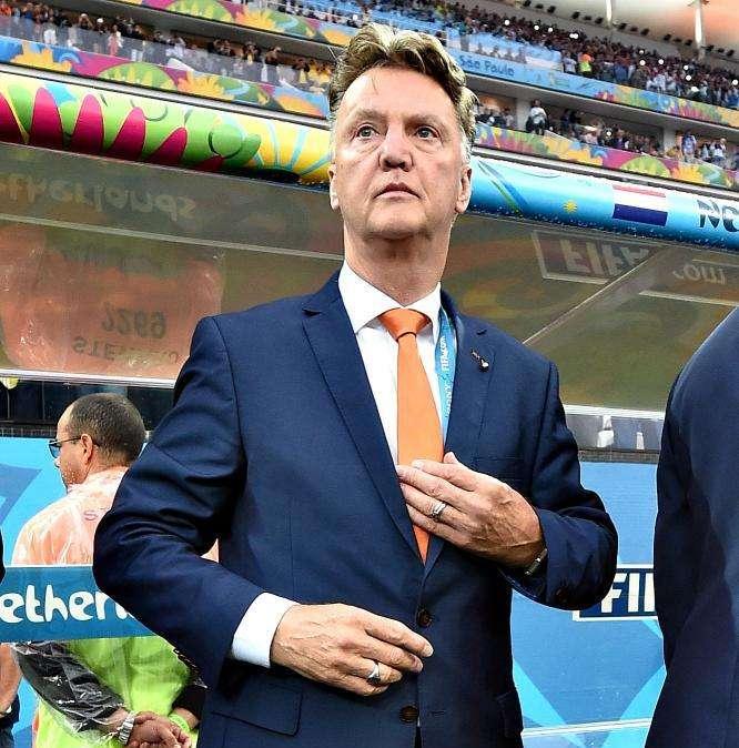 Tuvo un precontrato firmado con el Madrid, pero Van Gaal y los problemas financieros lo impidieron
