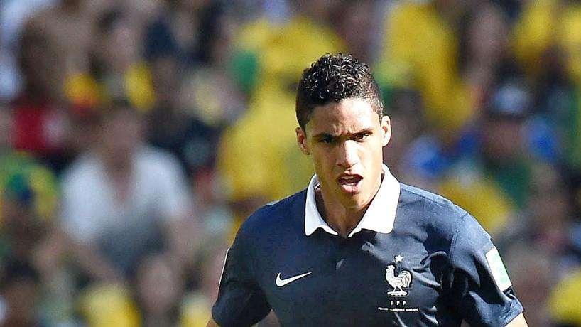 El Chelsea insiste en Varane