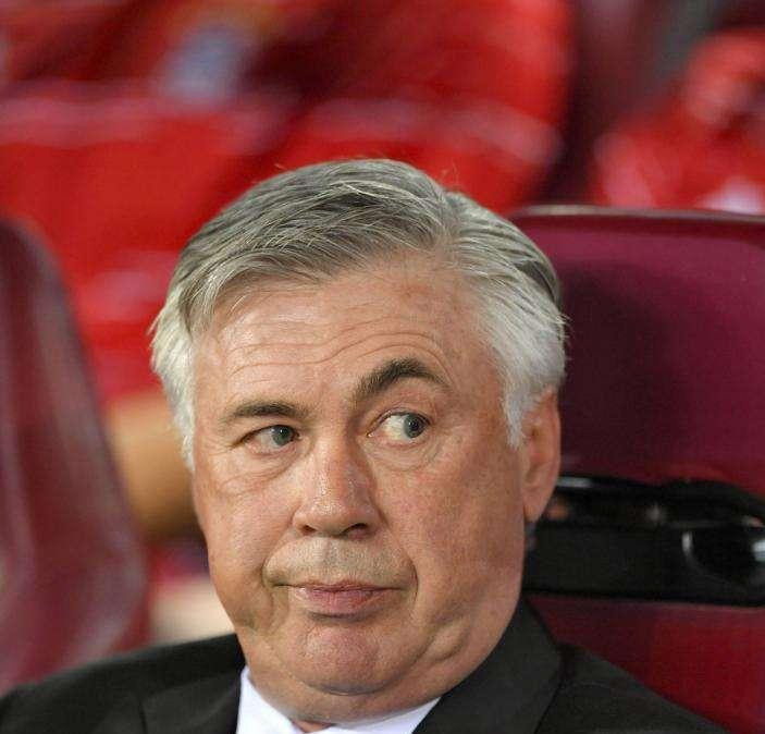 Las peticiones de Carlo Ancelotti dificultan la posibilidad de que dirija a Italia