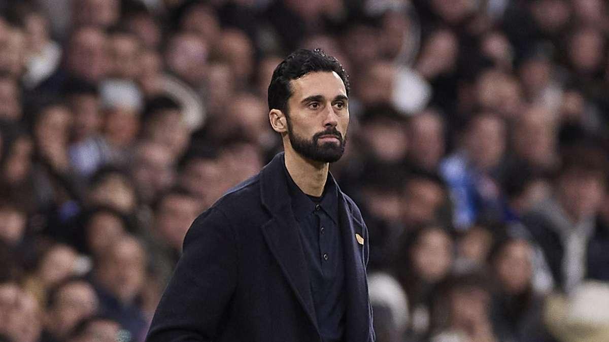 Arbeloa pende de un hilo y el Real Madrid elige a su sustituto: "Van a ir a por él"