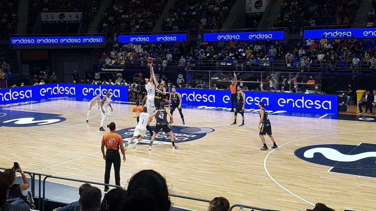 FINAL | Lenovo Tenerife 70-72 Real Madrid: los blancos pasan a la final de la Supercopa Endesa