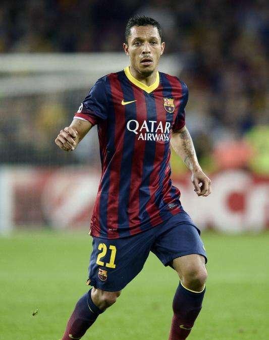 El Barcelona quiere ampliar el contrato de Adriano