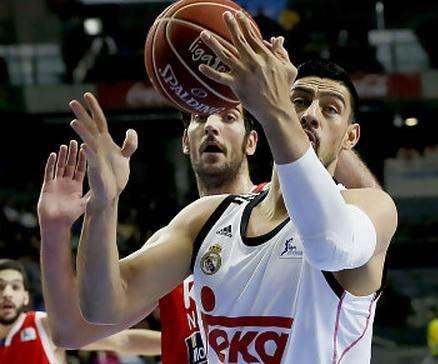 Ayón: "Hicimos un partidazo. Pero este equipo es muy peligroso. Hay que pensar ya en el viernes"