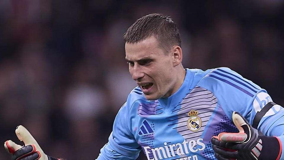 Lunin podría salir del Real Madrid: un equipo ya negocia su fichaje