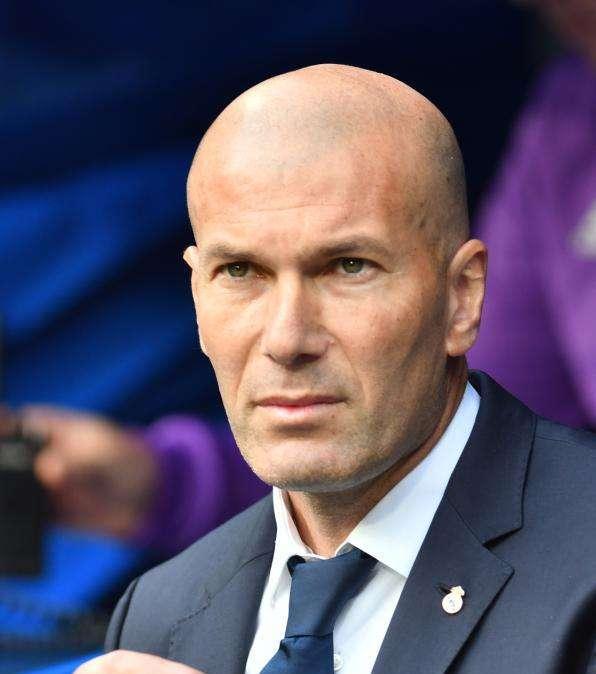 Zidane ya tiene decidido quién sustituirá a Ramos en defensa