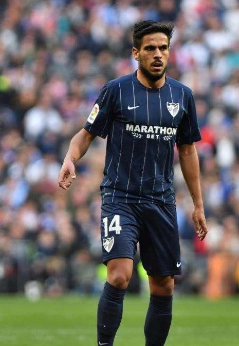 Málaga 2 - 0 Valencia. Sandro y Recio salvan el descenso