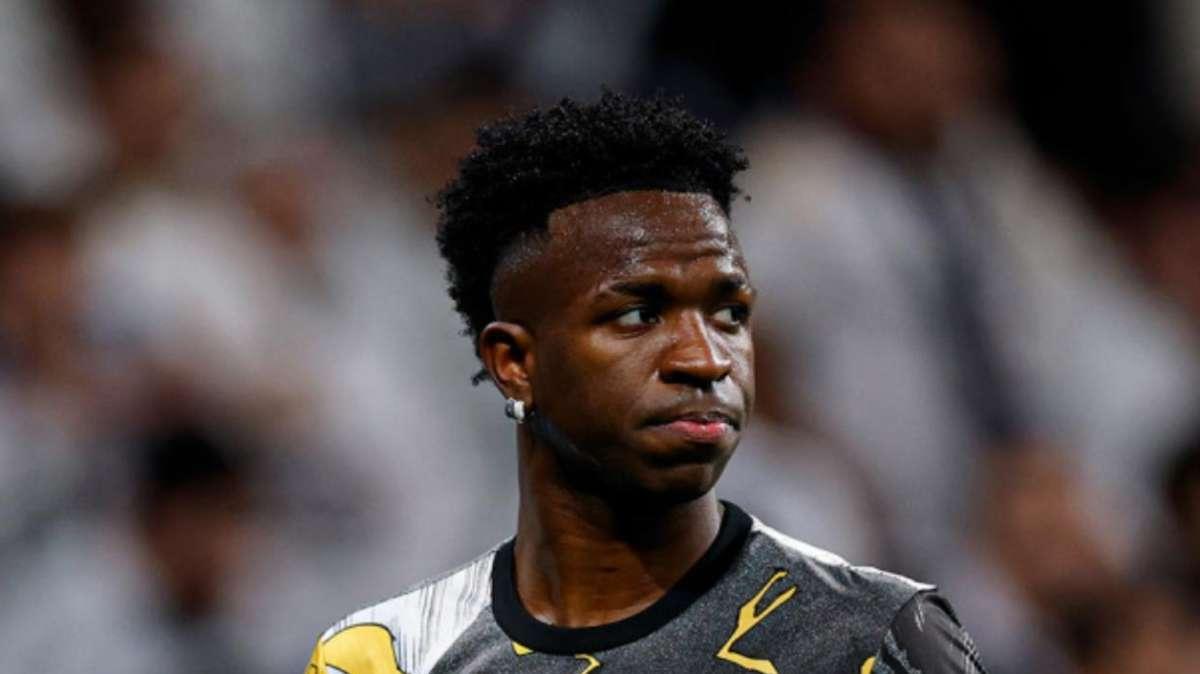 El VAR la vuelve a liar: penalti no señalado sobre Vinicius