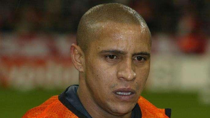 VÍDEO - ¡Increíble filigrana de Roberto Carlos! El brasileño dejó boquiabiertos a sus seguidores en las redes sociales
