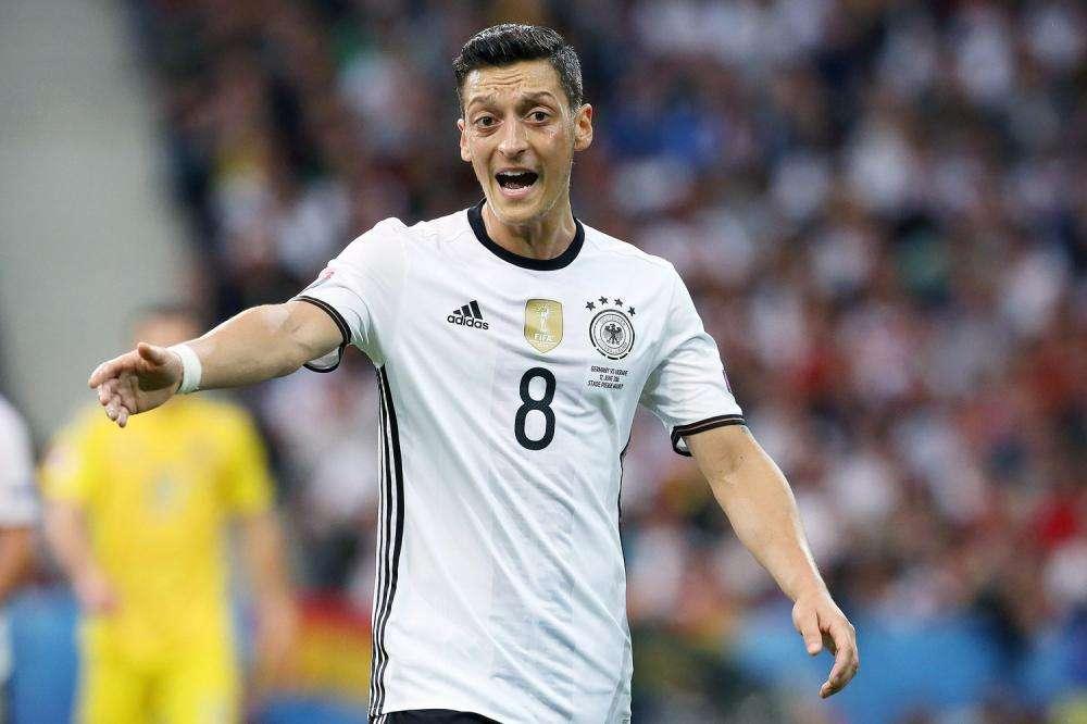 Özil cuenta cómo conoció a Zidane y desvela algo sorprendente: "Estaba muy nervioso"