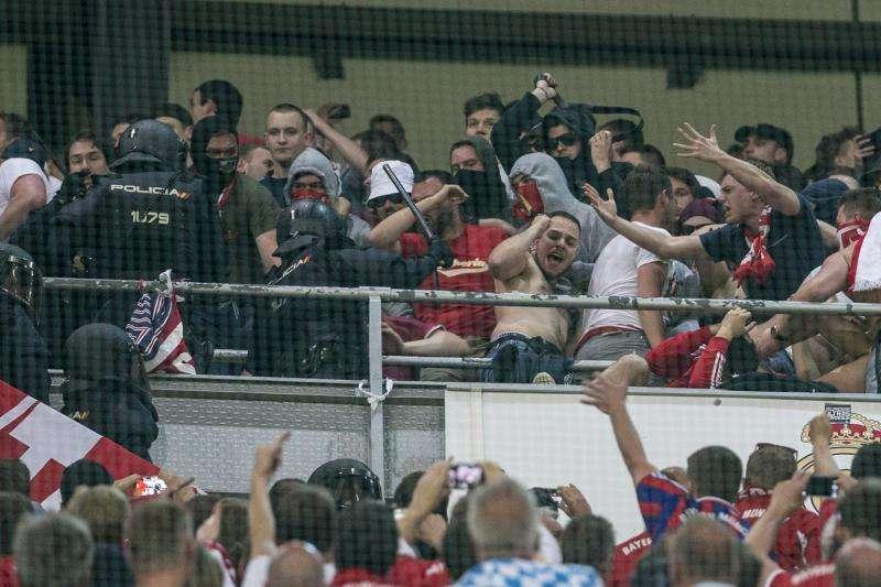 El Bayern emite un comunicado atacando a la Policía y defendiendo a sus ultras