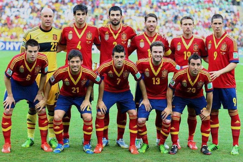 Monreal se alegra de la Champions blanca: "Los jugadores del Madrid vendrán contentos a la selección. Barça y Atleti..."