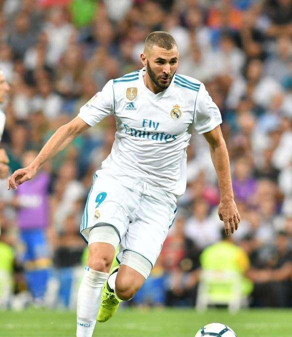 AS - ¡OJO! Benzema pierde la batalla goleadora con los grandes nueves de Europa