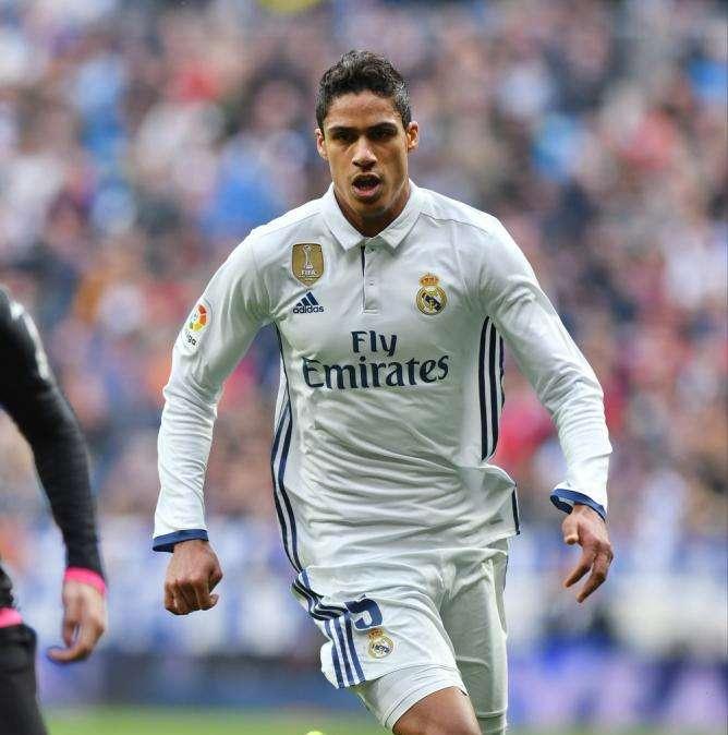 El físico de Varane le impide consolidarse: 11 partidos de 17