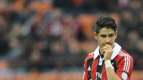 Chelsea y United, pendientes de Pato