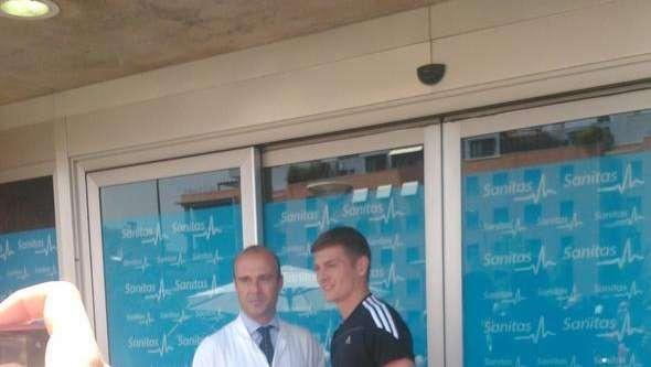 Toni Kroos pasa el reconocimiento médico