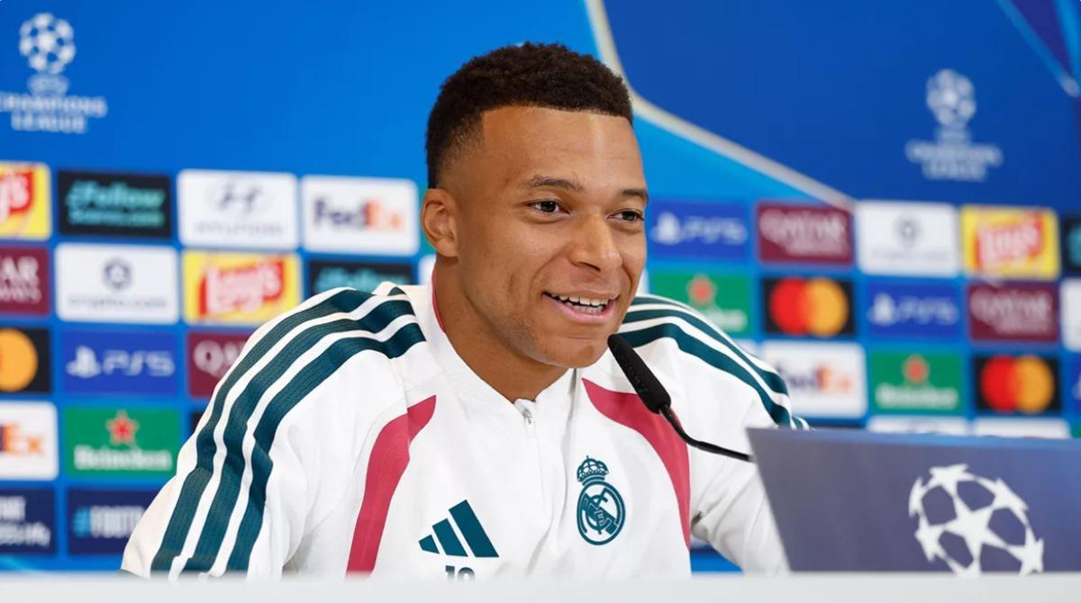 Kylian Mbappé, en rueda de prensa:  "¿Otros delanteros? Tienen que trabajar para parecerse a mí"