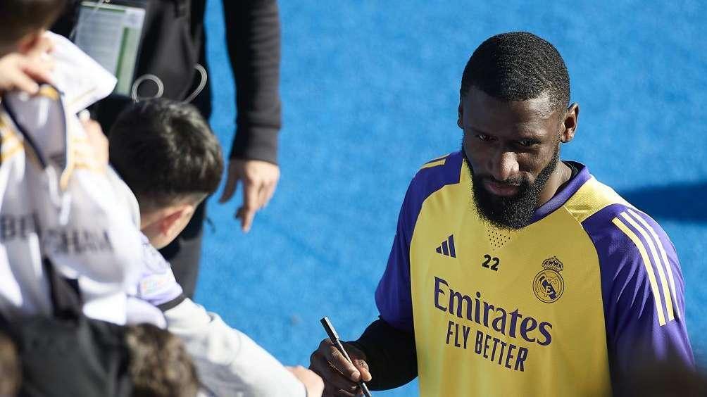 El Real Madrid se entrena ante miles de aficionados en el Di Stéfano