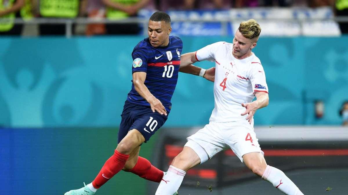 "Mbappé no ha decidido si marcharse este verano o el que viene"