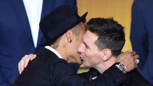 Fichajes, “Neymar está apretando a Messi para que vaya al PSG”