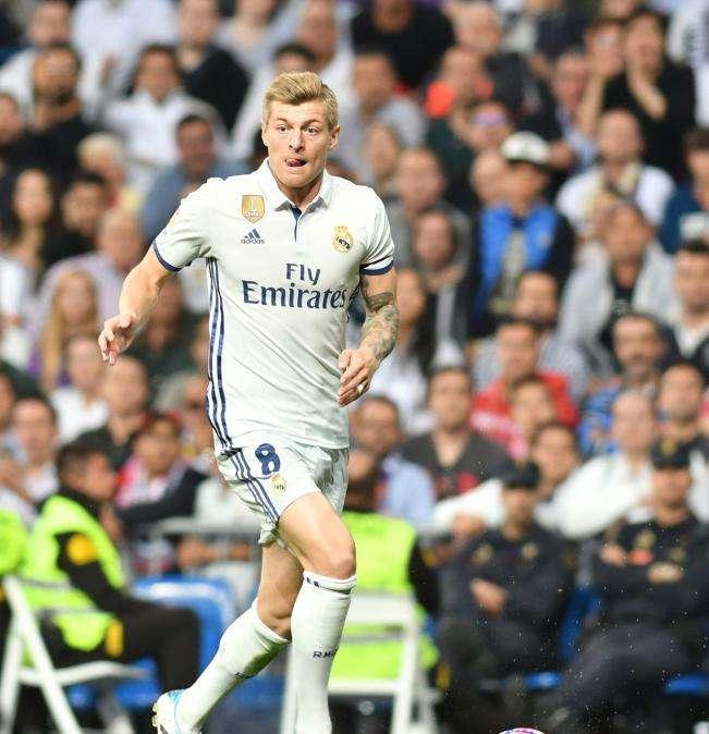 FOTO - Kroos saluda a la que será la casa del Real Madrid por unos días: "Hola L.A."