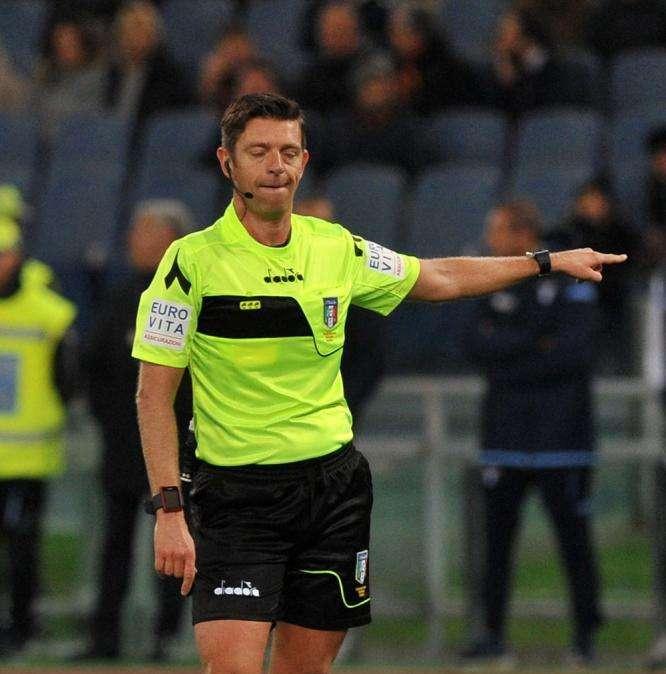 Marca critica el trato arbitral: 12 penalties, tres rojas y dos goles ilegales