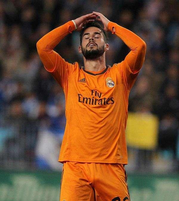 MARCA: La llegada de James cuestiona la continuidad de Isco 