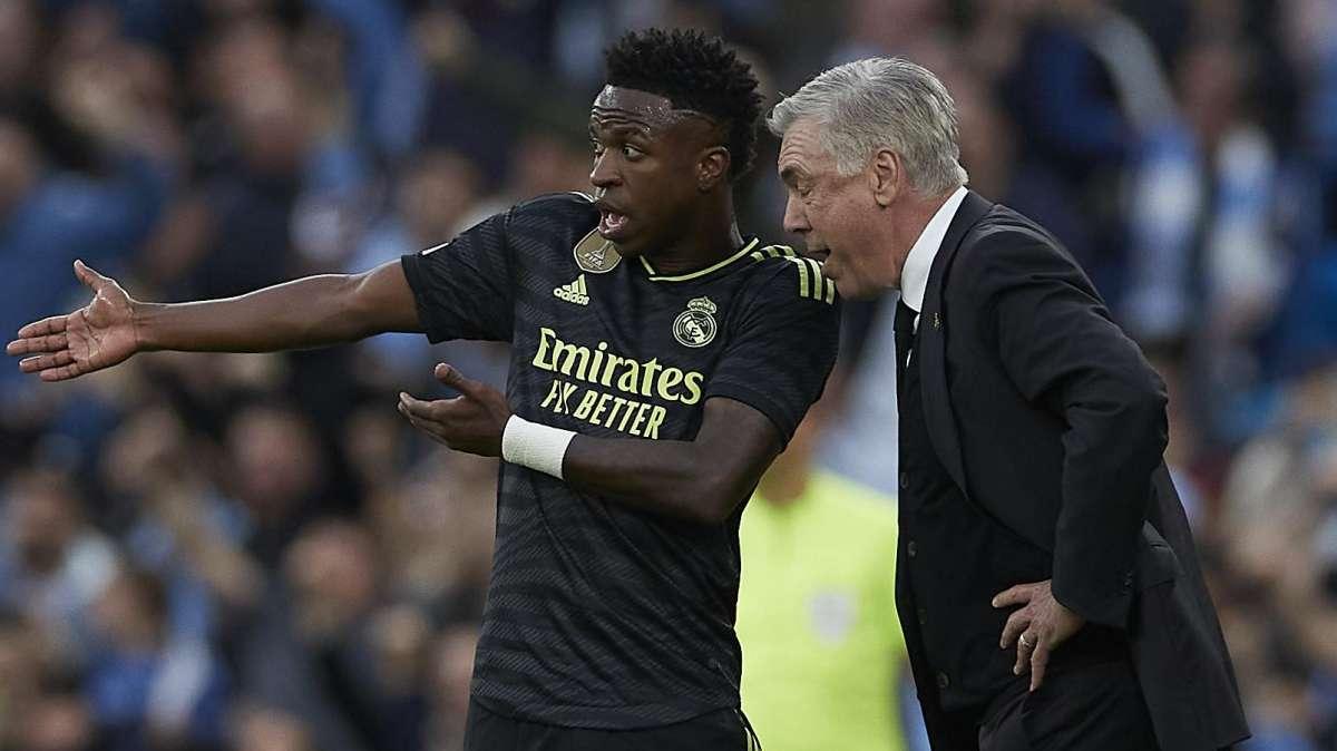 El vestuario del Real Madrid respalda a Ancelotti y lanza un aviso a la afición