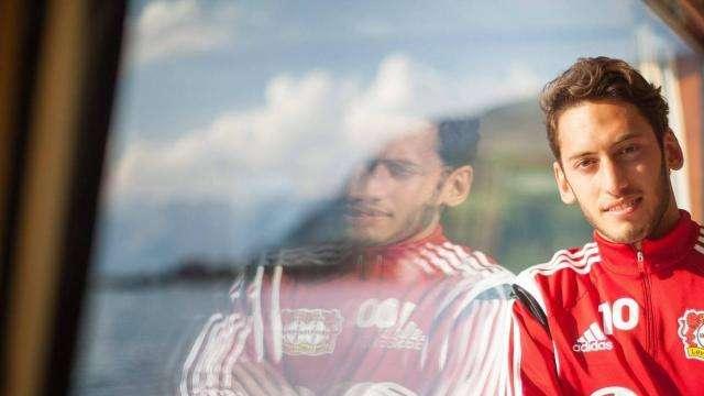 Tuttosport: El Milan se interesa en Calhanoglu