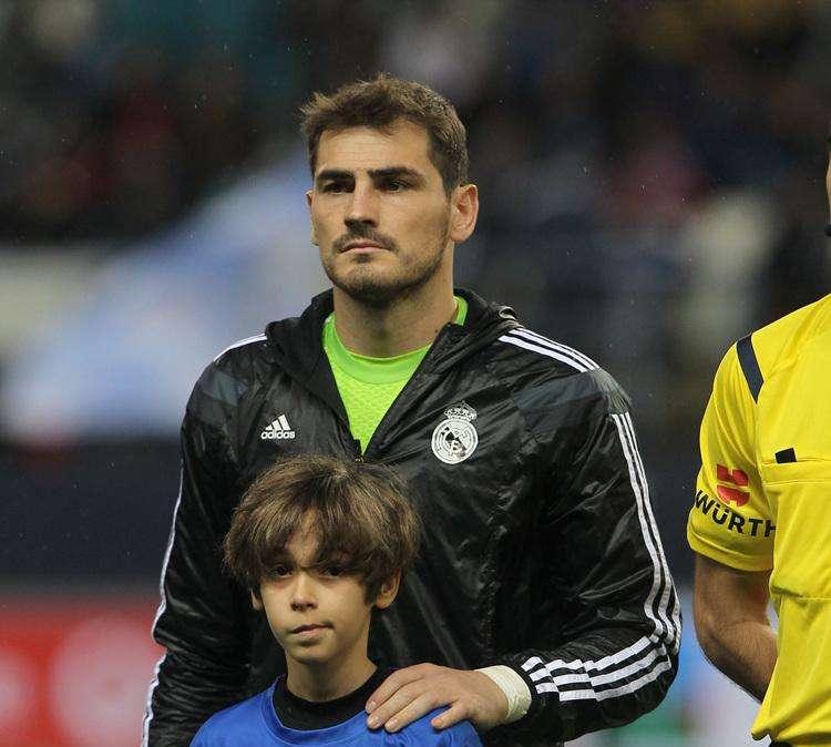 Casillas se rinde al Real Madrid: "Una nueva Supercopa para nuestras vitrinas"