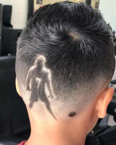 VÍDEO - La locura por Cristiano no tiene límites: Peinados con la forma del portugués