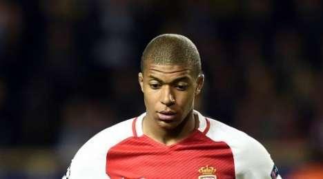 Mbappé pasa reconocimiento médico con el Mónaco y se aleja cada vez más del Madrid