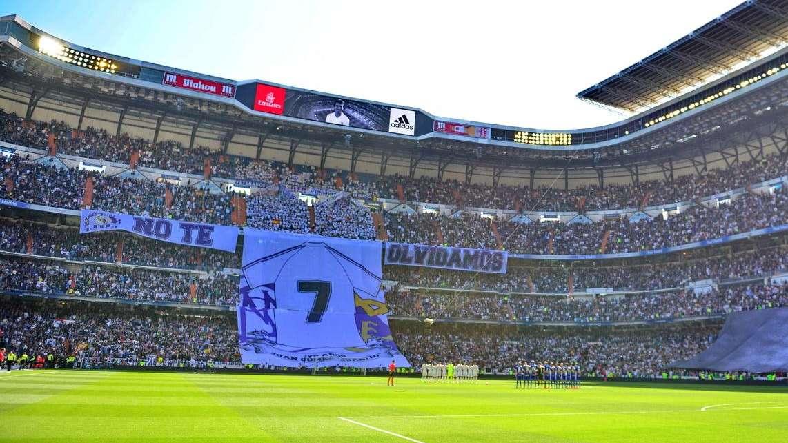 VÍDEO | ¡El Santiago Bernabéu ya luce el nuevo césped!