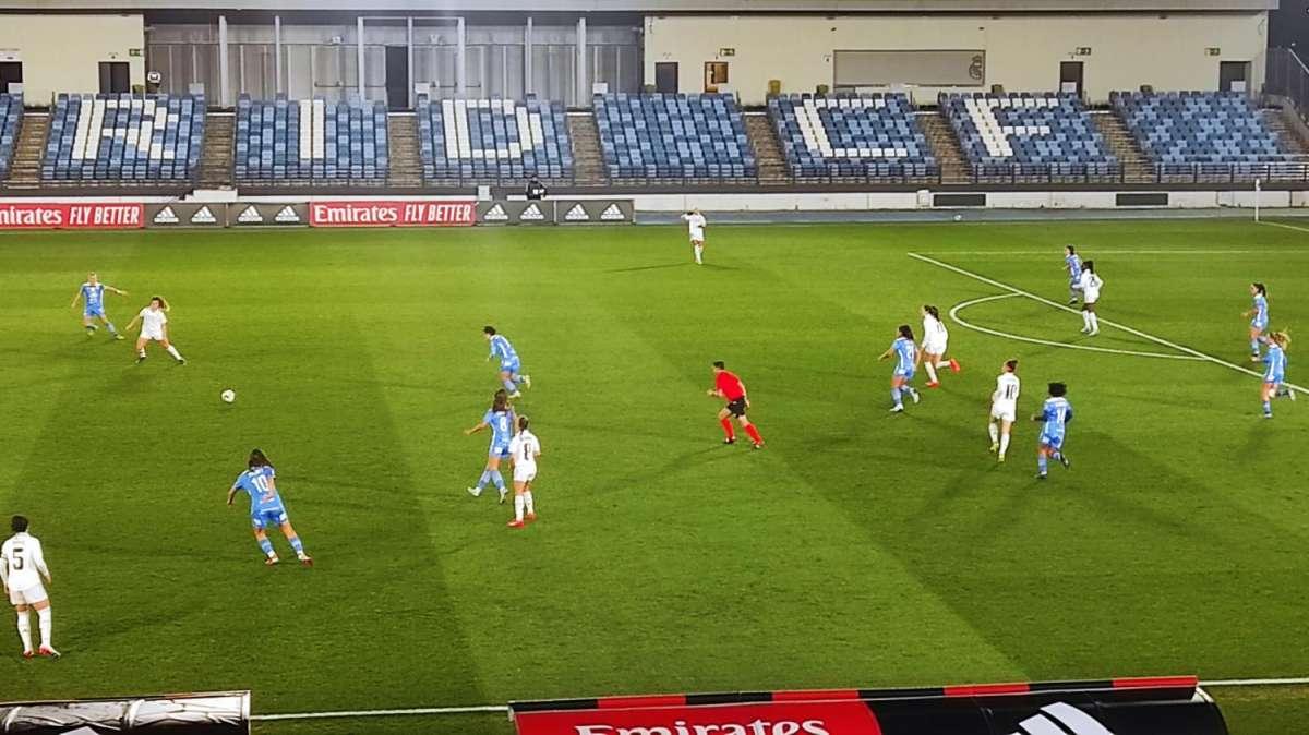 ¡SURREALISTA! El Real Madrid jugó con un poste de la portería más alto que el otro