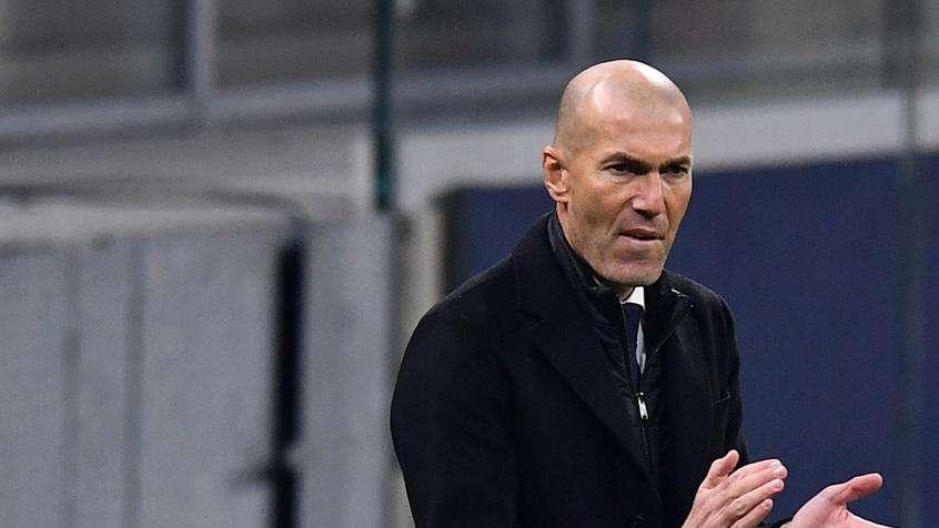 Zidane se aleja del banquillo del Paris Saint-Germain: el motivo