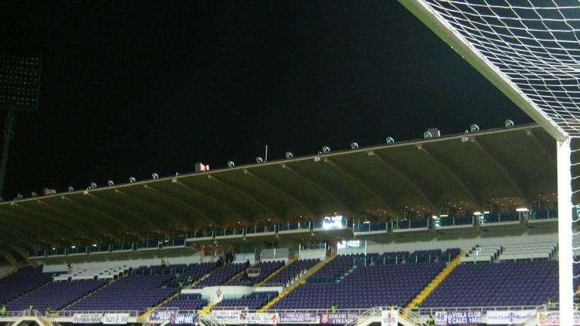 ¡De locos! Expulsado un guardameta por orinar en el terreno de juego