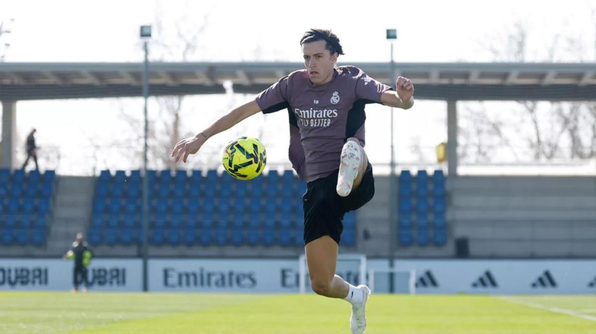 Álvaro Carreras le complica la vida a Mourinho: aspira a titular