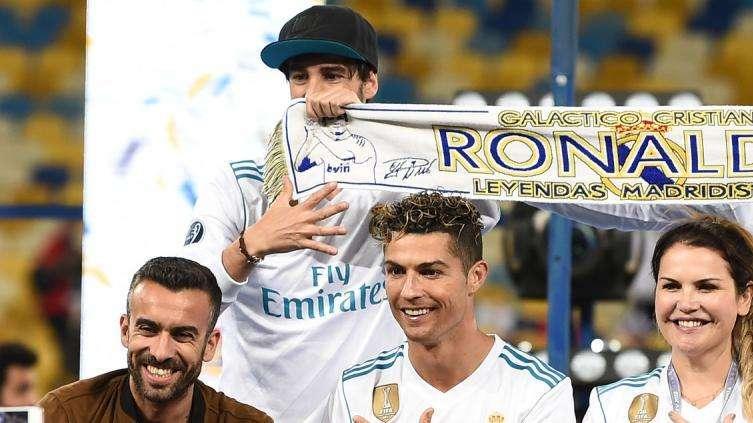 La madre de Cristiano niega que ella quisiese ver a su hijo en el United