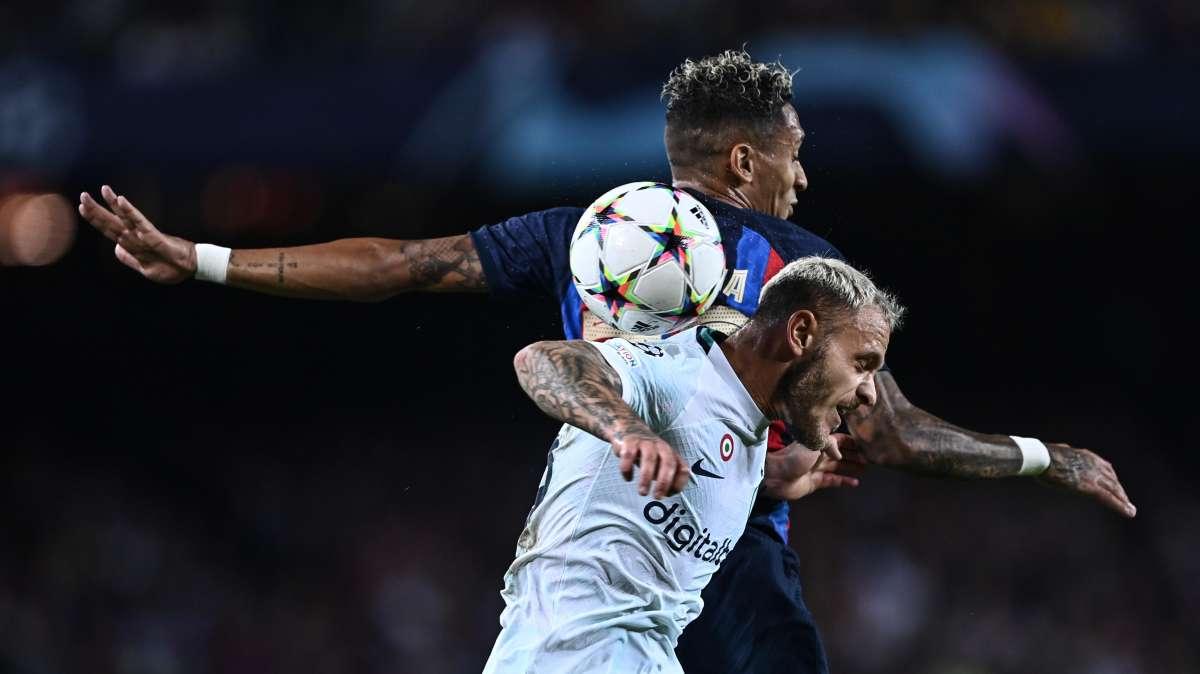 Raphinha calienta el clásico: "Si alguien tiene que tener cuidado, es el Real Madrid"