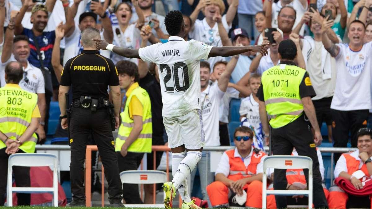 "Esta es la realidad de hoy: Vinicius baila a Kylian Mbappé"