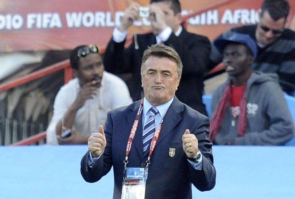 ¿Cuántos entrenadores han dirigido a Real Madrid y FC Barcelona?