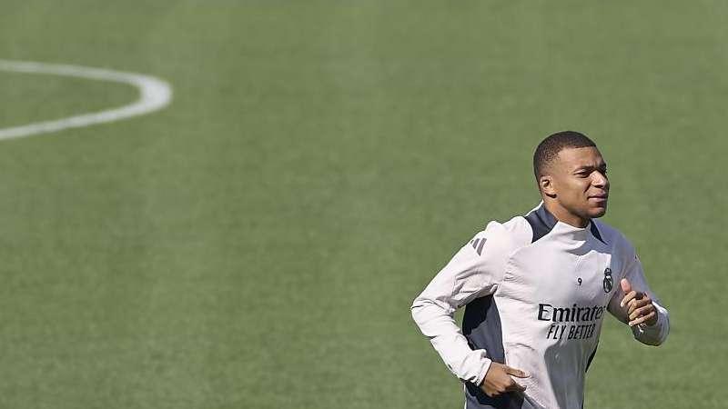 Bellingham, Mbappé y Vinicius, preparados para el Real Madrid - Stuttgart: las mejores imágenes
