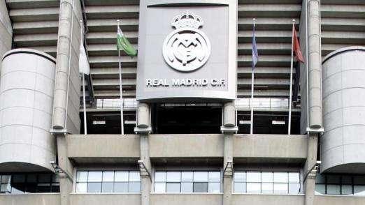 El Bernabéu, un hervidero de aficionados de todo el mundo