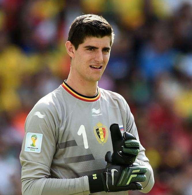 Courtois vuelve al Santiago Bernabéu un mes después