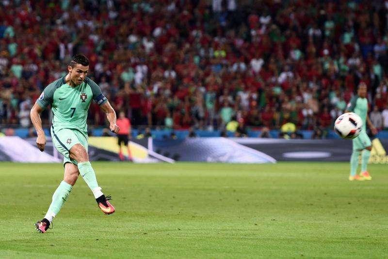 FOTO - Cristiano, exultante en las redes sociales tras su golazo de falta a Hungría