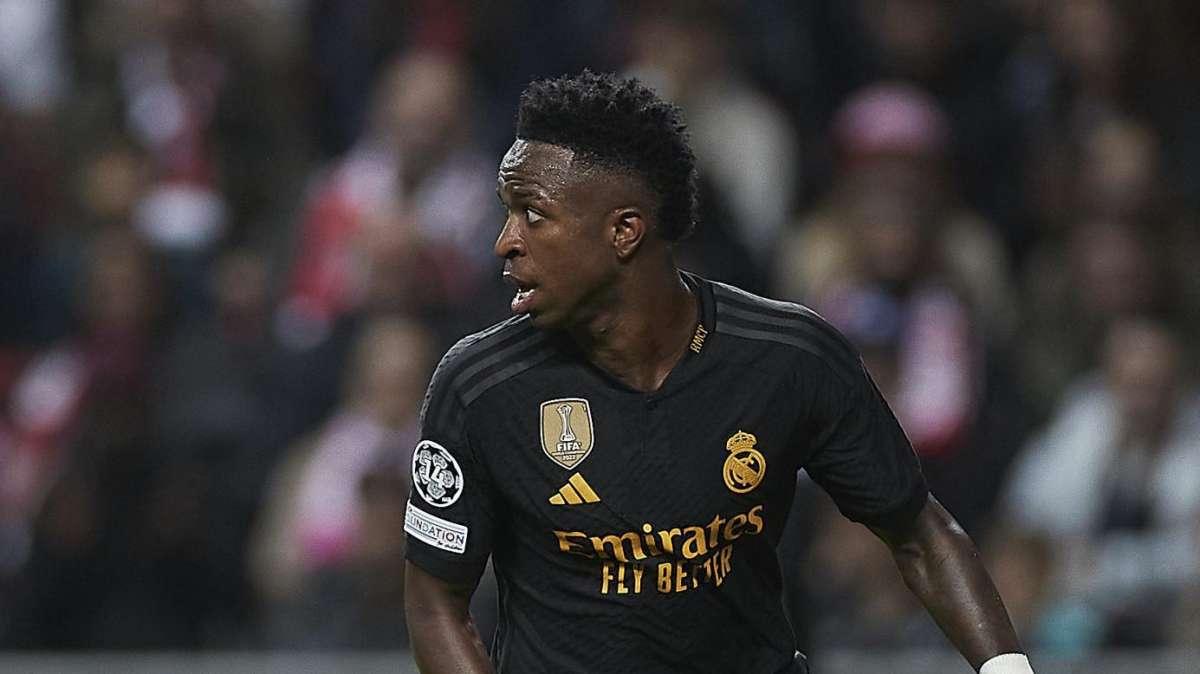 CAMBIO EN EL REAL MADRID | Vinicius se va del terreno de juego