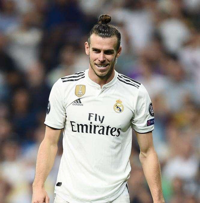 Bale se mofa del Real Madrid con una bandera que reza “Gales. Golf. Madrid. En ese orden”