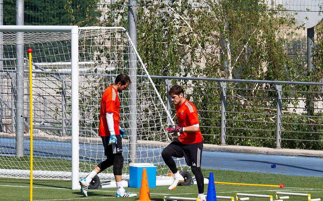 El Confidencial: Vender a Iker y Diego es la única solución